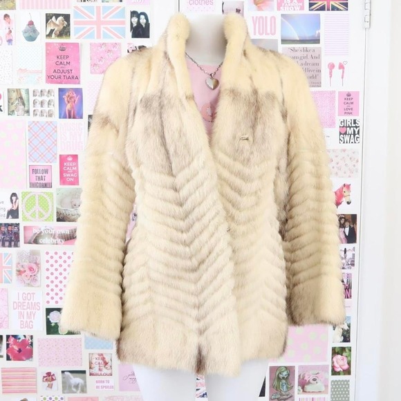 Vintage Jackets & Blazers - Vintage cream tan real fur Chevron mid-length Mink Fur Coat